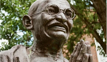 Mahatma Gandhi: la felicidad nace de la coherencia
