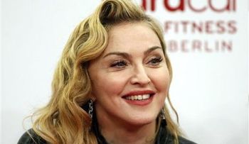 Madonna se defiende de críticas por fotos de MLK y Mandela 
