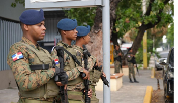 Interior y Policía reporta 97 detenidos y amplio decomiso en San Cristóbal