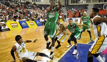 Equilibrados playoffs del basket ditrital siguen este viernes