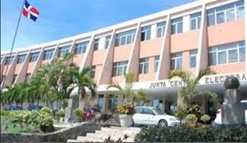 PRM deposita documentación oficial en la Junta Central Electoral.