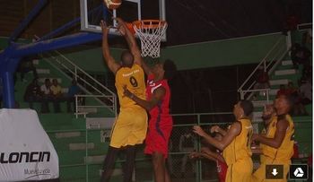 Ciro Pérez vence a Pueblo Nuevo en inicio Serie Final XXV torneo Baloncesto Superior de SC