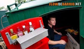 Diseñador estadounidense se hospeda en contenedor de basura
