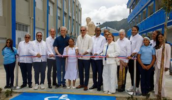 Abinader entrega liceo y subcentro de la UASD para más de 1,200 estudiantes en Constanza