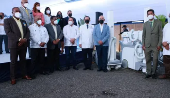 SNS entrega 32 equipos Rayos X a 27 hospitales de los nueve Servicios Regionales de Salud