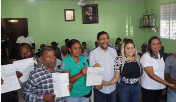 Gobierno paga a agricultores de Azua por tercera vez