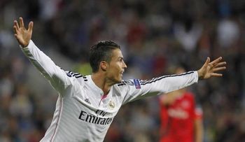 Navas debuta, Cristiano hace 4 y el Madrid vapulea 