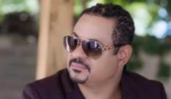 Bachatero Luis Vargas ofrece una candente entrevista a Tony Dandrades