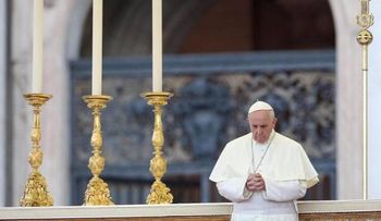 Papa dice que el diálogo y reconciliación son las palabras de la paz en Siria