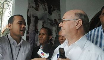 Hipólito Mejía advierte irá al CEN y llegará puntual
