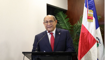 Santos Badía plantea transformar educación para duplicar economía al 2036