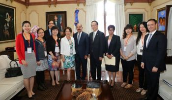 Integrantes de una delegación comercial de Taiwán visita al presidente Danilo Medina