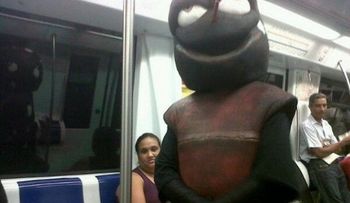 "Mosquitos" orientan contra el dengue en el Metro