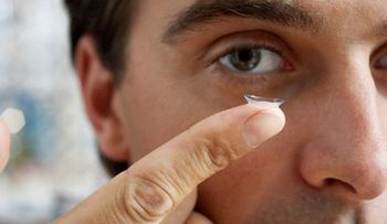 Un mal uso de las lentillas puede provocar ceguera