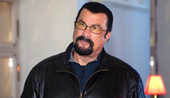 Steven Seagal está siendo investigado por una violación en 1993