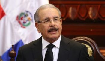 Presidente Medina felicita por adelantado a las madres dominicanas