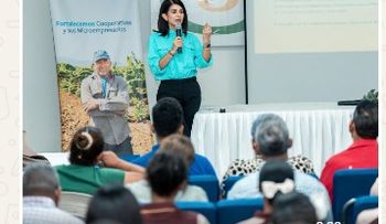 Fundación Reservas del País ofrece conferencia a microempresarios de Pedernales