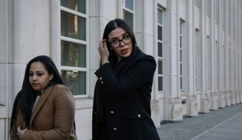  Emma Coronel envía mensaje de amor a "El Chapo" horas antes de su condena 