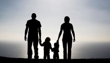 Estudio revela que los padres tienen un hijo favorito
