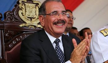 Ambiente de alegría en oficina política de Danilo; y de tristeza en la de Abinader