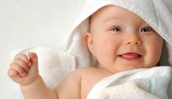 Podrían aprobar crear bebés con ADN de 3 personas