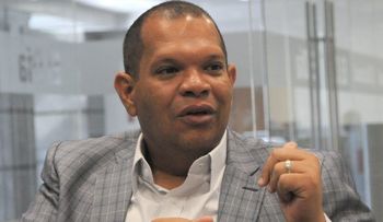 Alcalde electo de SDN Carlos Guzmán rechaza ambulancia donará Luis Abinader