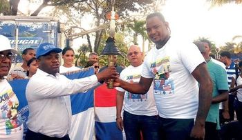 Sede UASD recibe antorcha de 35 Juegos Tony Barreiro
