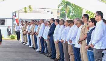 Presidente Senado participa en inauguración planta ensamblaje de vehículos Ministerio de Defensa