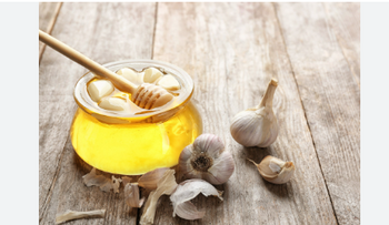 Ajo con miel: ¿alivio natural frente al Helicobacter pylori y la amebiasis?