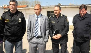 Apresan cuatro que vendían drogas en solar baldío