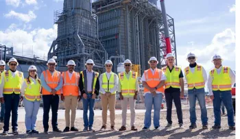 Joel Santos supervisa avances planta Energía 2000