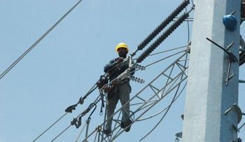Andy plantea usar fondos de las AFPs en el sector eléctrico