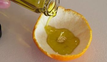 Mi vecina siempre echa aceite de oliva en una mandarina, cuando descubrí su secreto corrí a mi casa a intentarlo.
