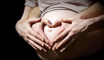 Nueva York dará 6 semanas de licencia por maternidad a empleados