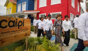 Vicepresidenta Peña entrega Caipi en Guerra y escuela básica en Villa Altagracia