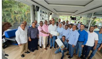 Jhonson Encarnación impulsa electrificación en Elías Piña