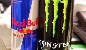 Declaran a Red Bull bebida mortal para los humanos, daña el cerebro 