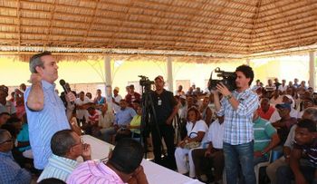 Abinader llama a protesta pacífica en rechazo a caso Loma Miranda