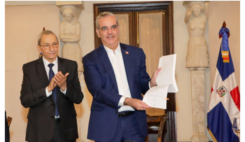 Funcionarios no podrán participar en empresas que contraten con el Estado