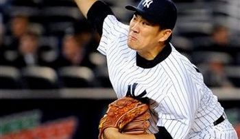 Tanaka poncha a 10 en debut en Yankee Stadium