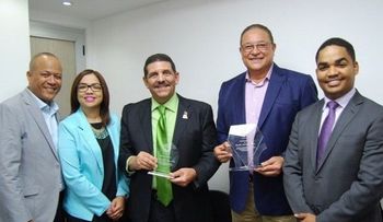 Reconocen a Alejandro Montás y a Fernando Reyes Alb