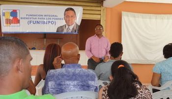 Precandidato a diputado recibe apoyo de sanjuaneros ausentes