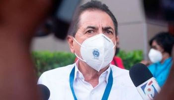 Presidente Abinader, funcionarios y senadores del PRM analizan los problemas provinciales 
