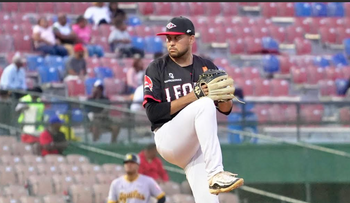 Relevista Kenny Hernández regresa con los Leones