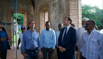 Roberto Ángel Salcedo supervisa revitalización del ingenio de Nigua