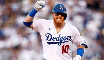 Fuentes: Justin Turner acuerda contrato de 2 años con Red Sox por $22 millones