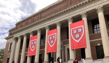 Trump obliga a Harvard a cerrar sus oficinas de diversidad