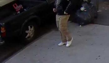 Asaltantes en El Bronx tumban y arrastran hombre para quitarle mochila