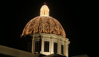 Palacio Nacional encenderá su árbol de Navidad decorado con piezas de artesanía dominicana