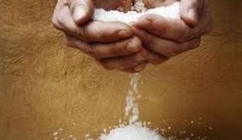 Revelan el buen secreto de lavarse las manos con agua de sal el primer domingo de cada mes